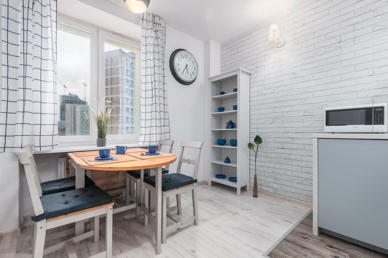The View By Renters Apartament Warszawa